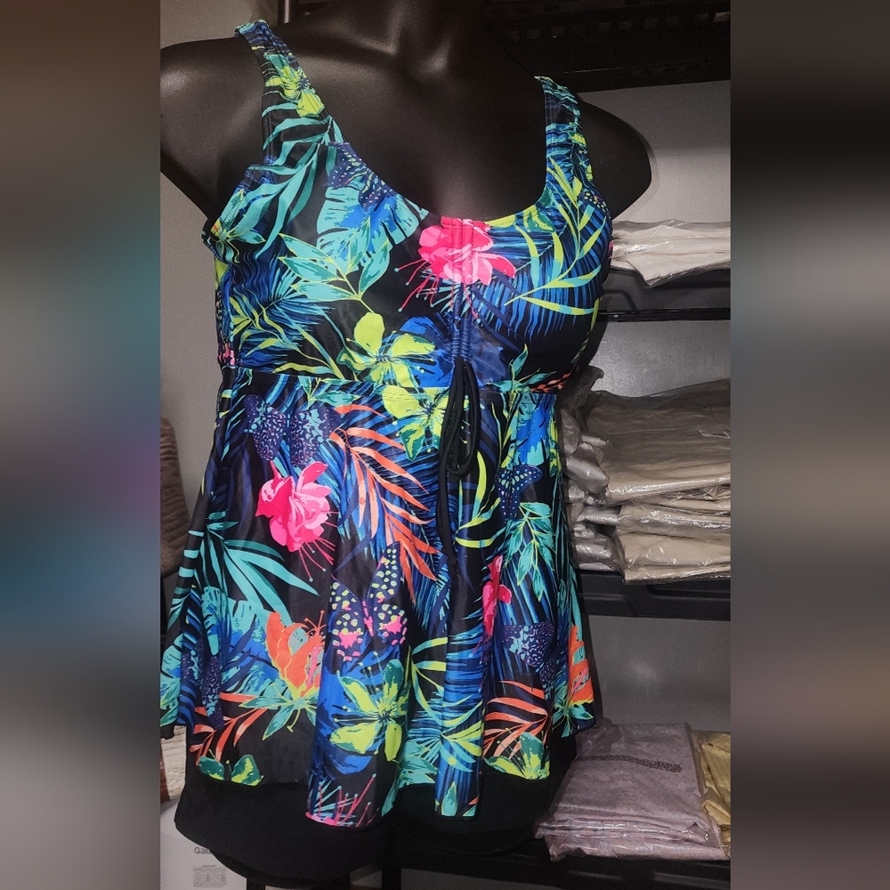 NWOT Tropical Floral Women's Swim Top